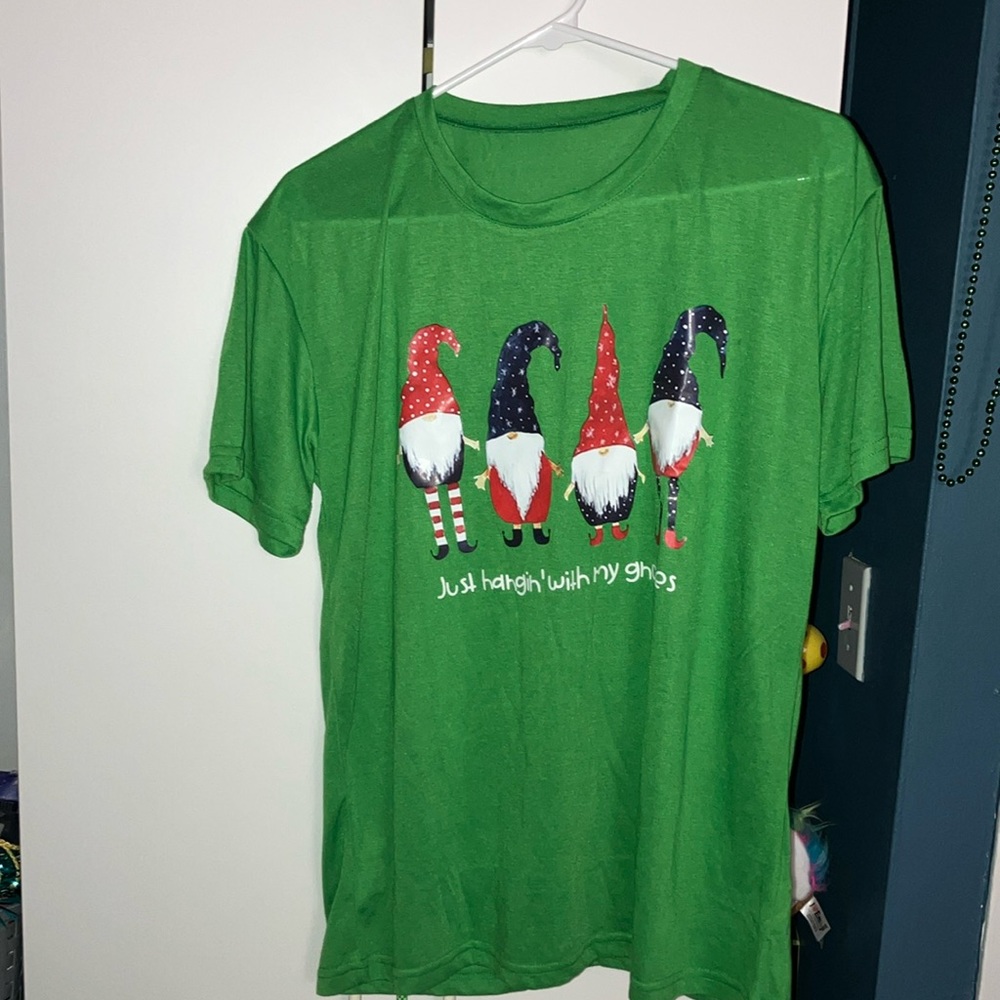 Green Size XL Just Hangin’ with my gnomies t shirt